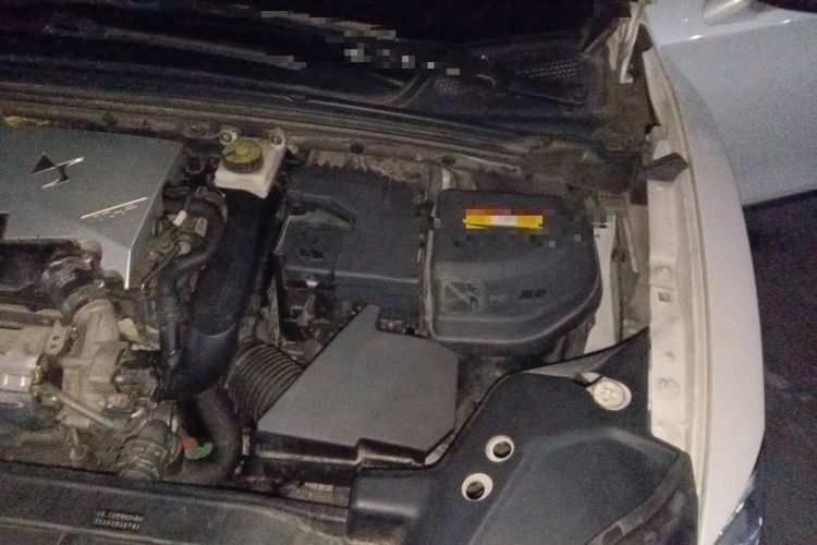 Used DS 6 2014 1.6T Elegant Version THP160 Engine Bay Left