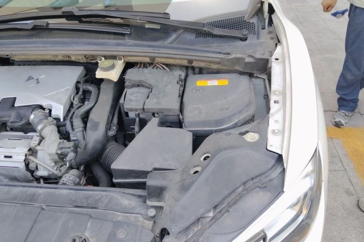 Used DS 6 2014 1.6T Prestige Edition THP160 Engine Bay Left
