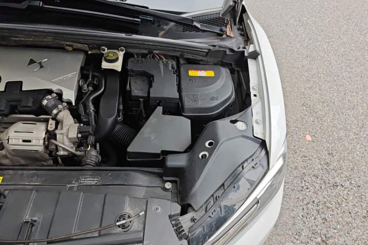 Used DS 6 2014 1.6T Luxury Edition THP160 Engine Bay Left