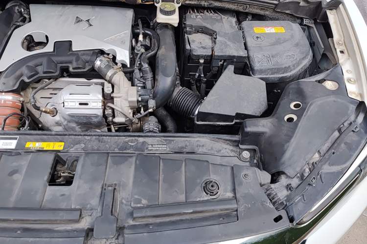 Used DS 6 2014 1.6T Luxury Edition THP160 Engine Bay Left