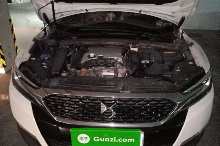 Used DS 6 2014 1.6T Luxury Edition THP160 Engine Bay