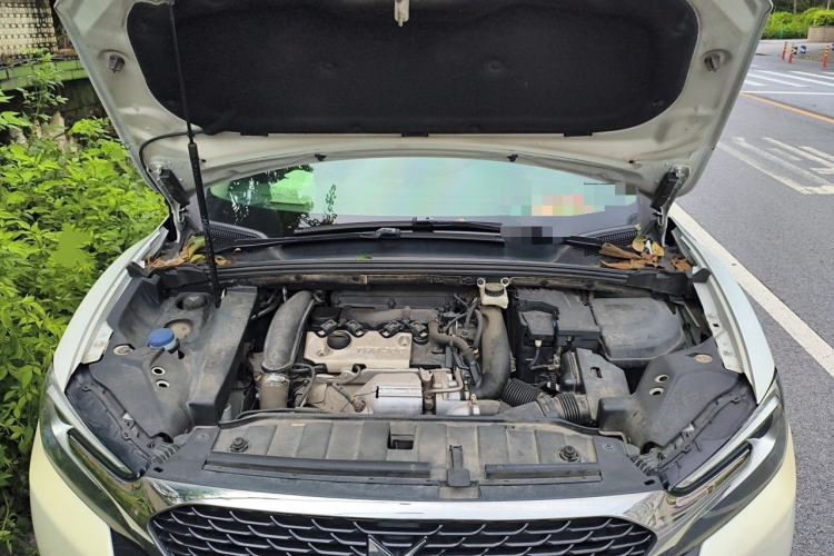 Used DS 6 2014 1.6T Luxury Edition THP200 Engine Bay