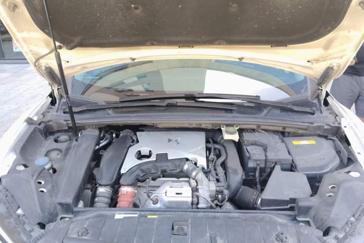 Used DS 6 2014 1.6T Prestige Edition THP160 Engine Bay
