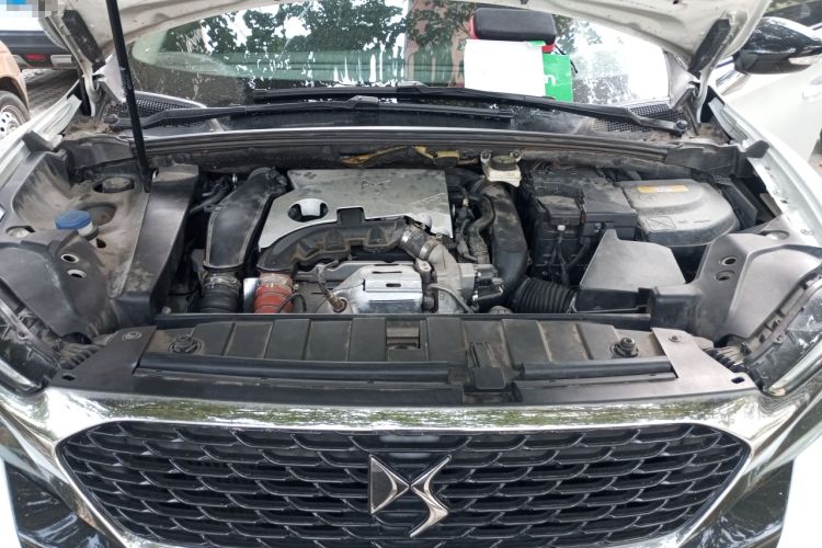 Used DS 6 2014 1.6T Luxury Edition THP160 Engine Bay