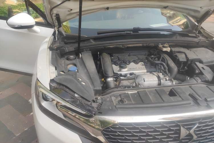 Used DS 6 2014 1.6T Luxury Edition THP200 Engine Bay Right