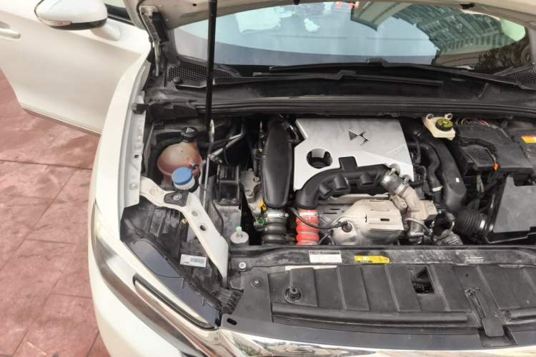 Used DS 6 2014 1.6T Luxury Edition THP160 Engine Bay Right