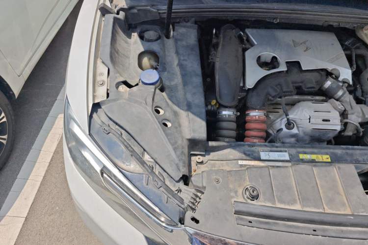 Used DS 6 2014 1.6T Luxury Edition THP160 Engine Bay Right