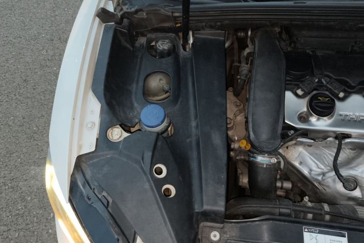 Used DS 6 2014 1.6T Luxury Edition THP200 Engine Bay Right