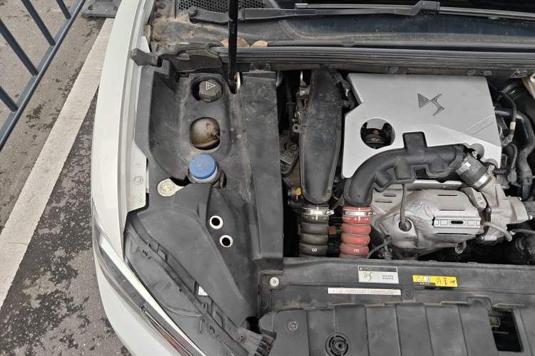 Used DS 6 2014 1.6T Luxury Edition THP160 Engine Bay Right