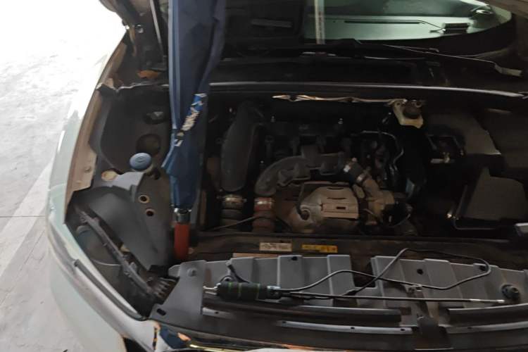 Used DS 6 2014 1.6T Luxury Edition THP160 Engine Bay Right