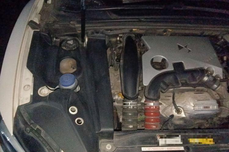 Used DS 6 2014 1.6T Elegant Version THP160 Engine Bay Right
