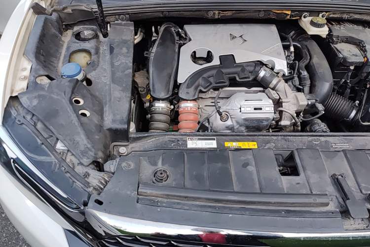 Used DS 6 2014 1.6T Luxury Edition THP160 Engine Bay Right