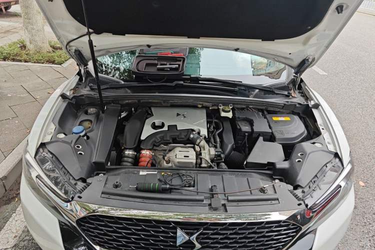 Used DS 6 2014 1.6T Luxury Edition THP160 Engine Bay