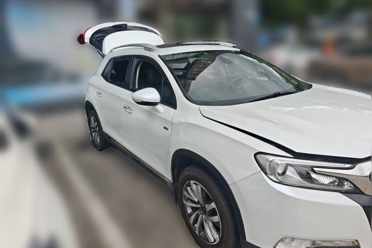 Used DS 6 2014 1.6T Luxury Edition THP200 Front Right 45 Deg