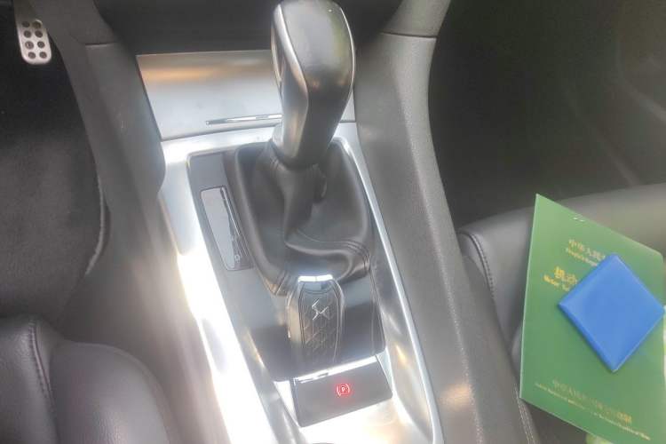 Used DS 6 2014 1.6T Luxury Edition THP200 Gear Lever