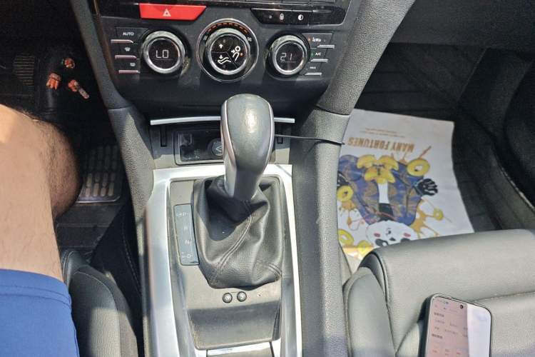Used DS 6 2014 1.6T Luxury Edition THP160 Gear Lever