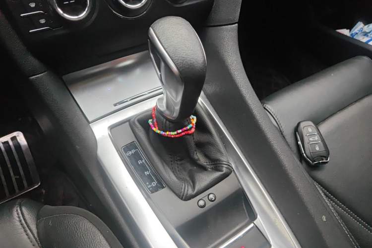 Used DS 6 2014 1.6T Luxury Edition THP160 Gear Lever