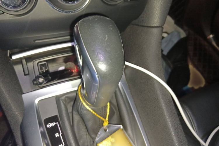 Used DS 6 2014 1.6T Luxury Edition THP160 Gear Lever