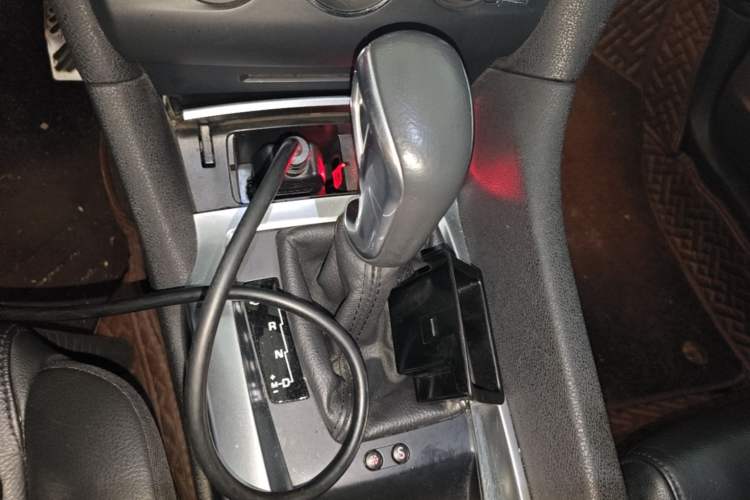 Used DS 6 2014 1.6T Luxury Edition THP160 Gear Lever