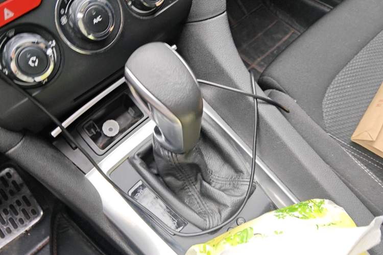 Used DS 6 2014 1.6T Elegant Version THP160 Gear Lever