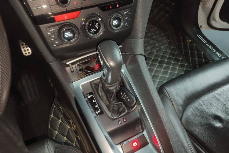 Used DS 6 2014 1.6T Luxury Edition THP200 Gear Lever