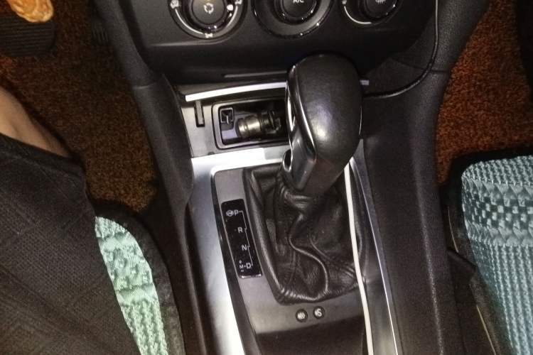 Used DS 6 2014 1.6T Elegant Version THP160 Gear Lever