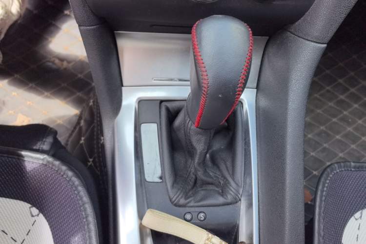 Used DS 6 2014 1.6T Luxury Edition THP160 Gear Lever