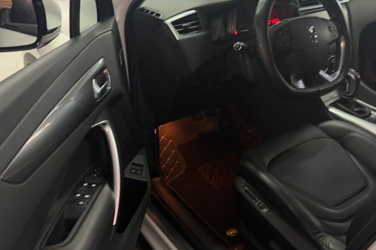 Used DS 6 2014 1.6T Luxury Edition THP160 Interior 2