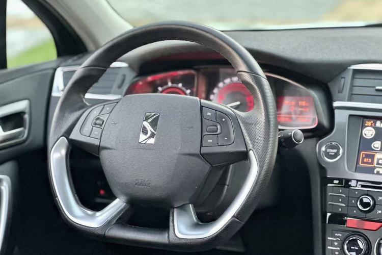 Used DS 6 2014 1.6T Luxury Edition THP200 Interior 2