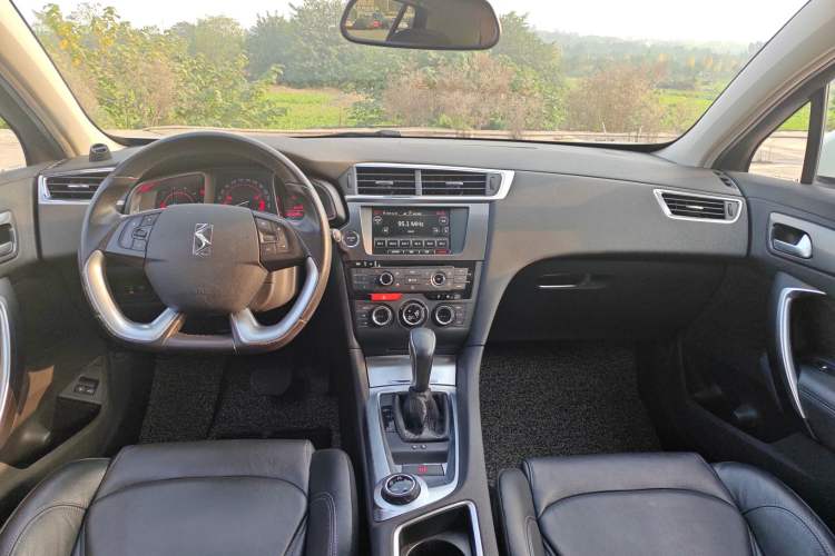 Used DS 6 2014 1.6T Luxury Edition THP160 Interior 3