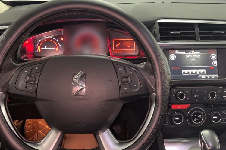 Used DS 6 2014 1.6T Luxury Edition THP160 Interior 3