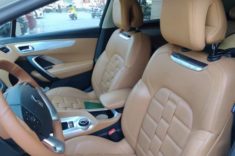 Used DS 6 2014 1.6T Prestige Edition THP160 Left Front Seat