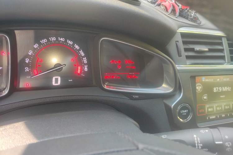 Used DS 6 2014 1.6T Luxury Edition THP200 Odometer Close Up