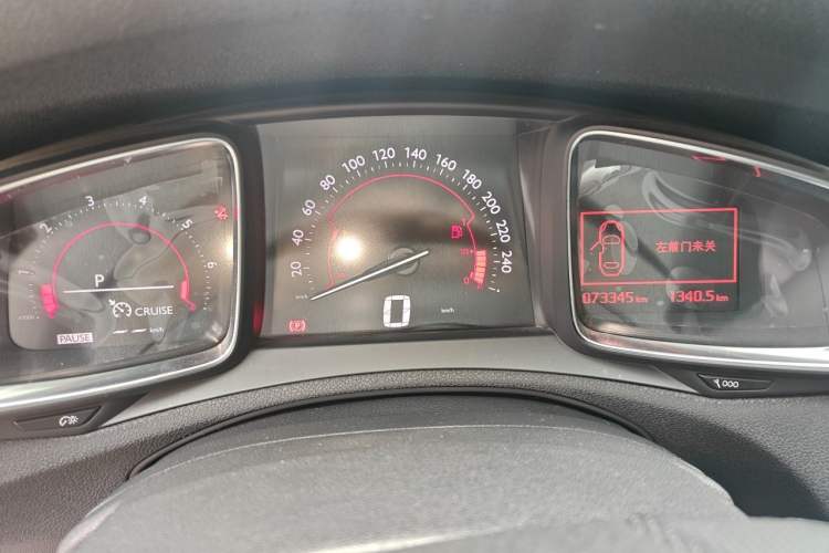 Used DS 6 2014 1.6T Luxury Edition THP160 Odometer Close Up