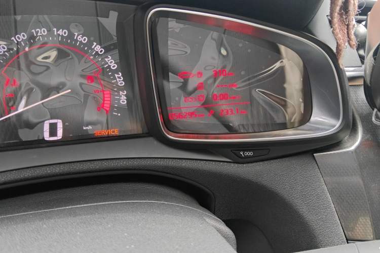 Used DS 6 2014 1.6T Elegant Version THP160 Odometer Close Up