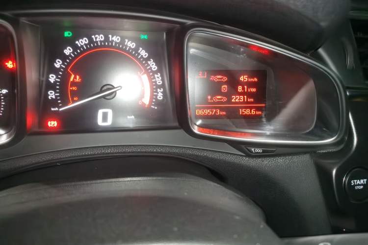 Used DS 6 2014 1.6T Luxury Edition THP160 Odometer Close Up