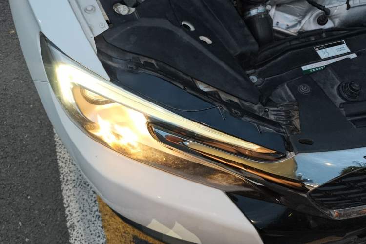 Used DS 6 2014 1.6T Luxury Edition THP200 Right Front Headlight