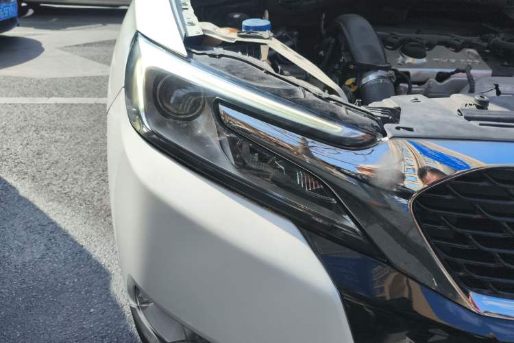 Used DS 6 2014 1.6T Luxury Edition THP200 Right Front Headlight