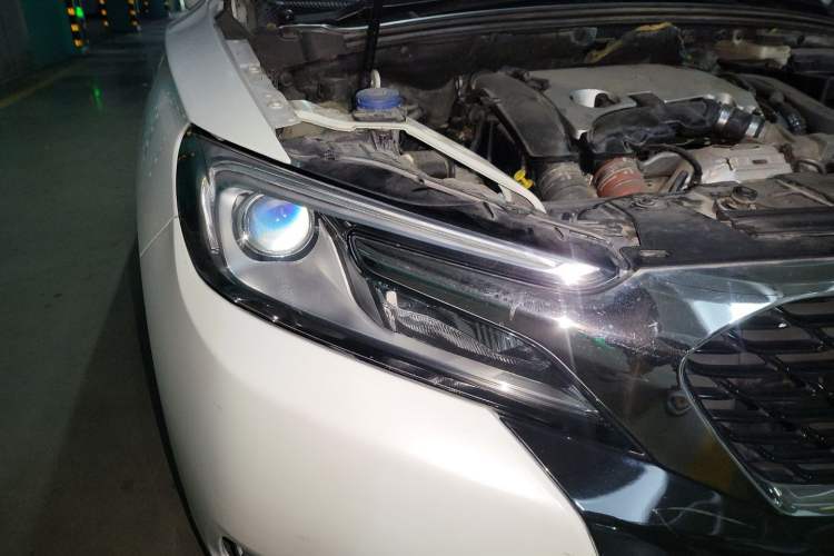 Used DS 6 2014 1.6T Luxury Edition THP160 Right Front Headlight