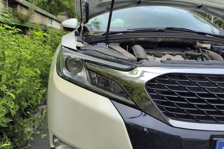 Used DS 6 2014 1.6T Luxury Edition THP200 Right Front Headlight