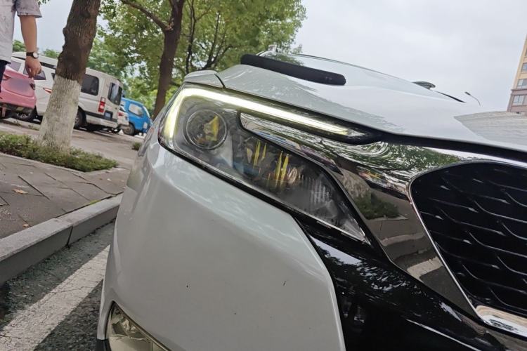 Used DS 6 2014 1.6T Luxury Edition THP160 Right Front Headlight