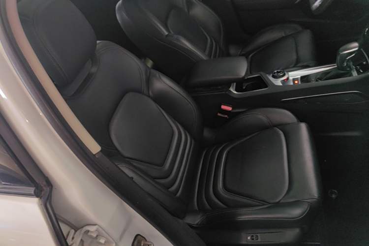 Used DS 6 2014 1.6T Luxury Edition THP200 Right Front Seat