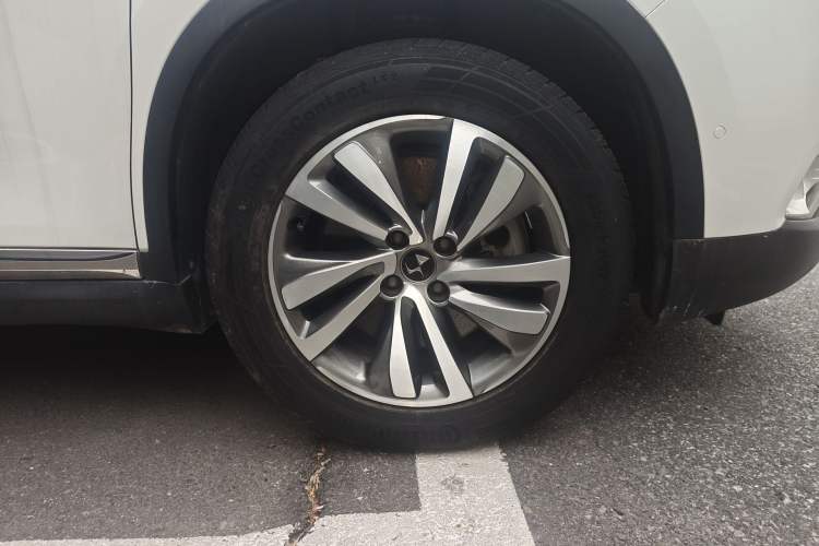 Used DS 6 2014 1.6T Luxury Edition THP200 Right Front Wheel Hub