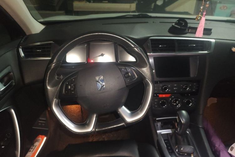 Used DS 6 2014 1.6T Luxury Edition THP160 Steering Wheel