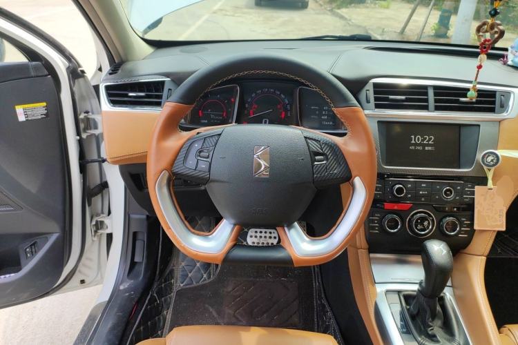 Used DS 6 2014 1.6T Prestige Edition THP160 Steering Wheel