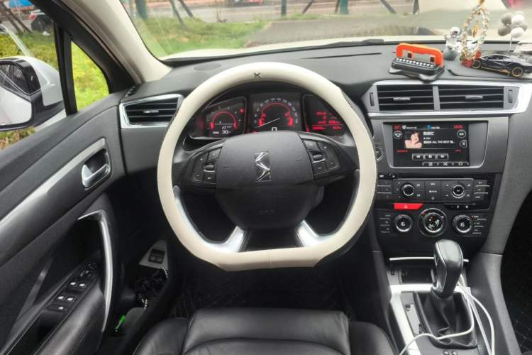 Used DS 6 2014 1.6T Luxury Edition THP160 Steering Wheel