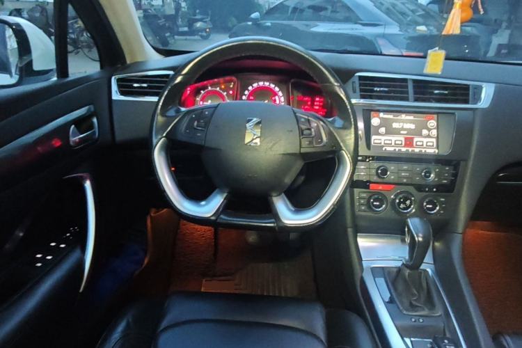 Used DS 6 2014 1.6T Luxury Edition THP160 Steering Wheel