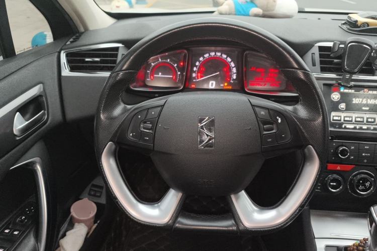 Used DS 6 2014 1.6T Luxury Edition THP200 Steering Wheel