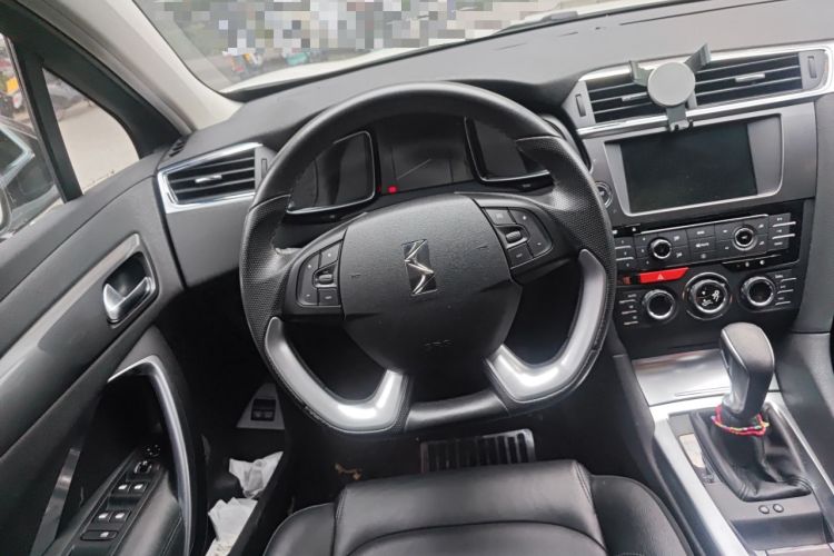 Used DS 6 2014 1.6T Luxury Edition THP160 Steering Wheel