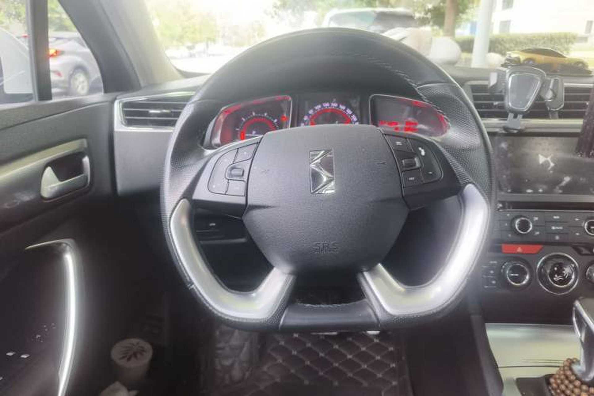 Used DS 6 2014 1.6T Luxury Edition THP200 Steering Wheel